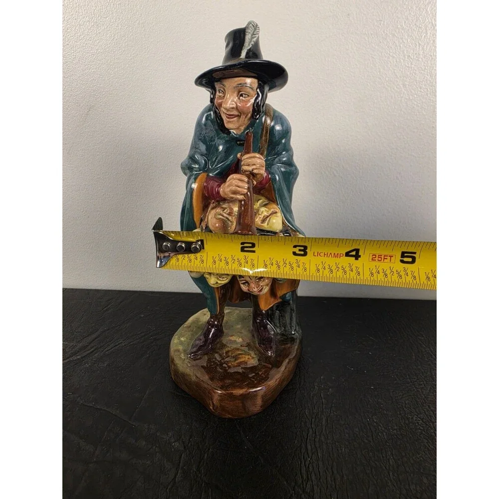 Vintage Royal Doulton HN 2103 